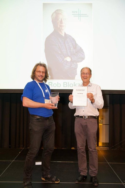 Gert Döring receives the 2022 Rob Blokzijl Award